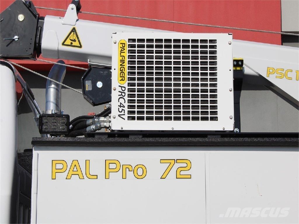 Ford F750 Camion plateau ridelle avec grue
