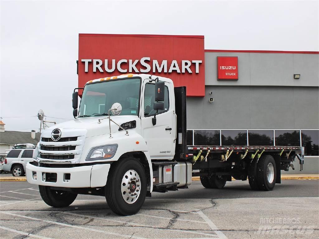 Hino 338 Camion plateau