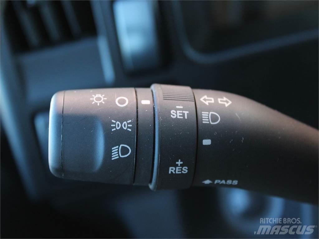 Isuzu NPR-HD Camion Fourgon