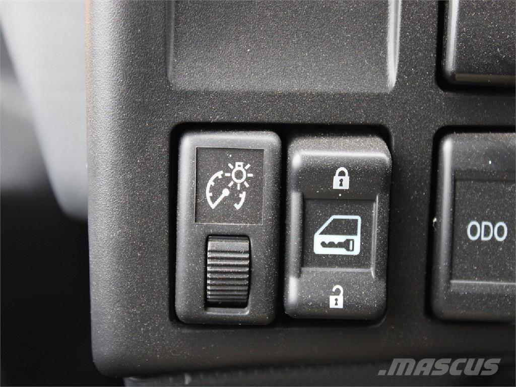 Isuzu NRR Camion benne