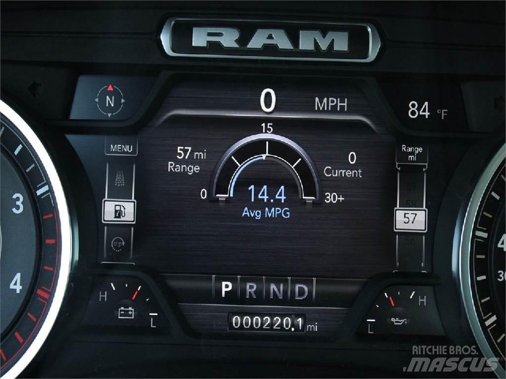 RAM 5500 Camion plateau