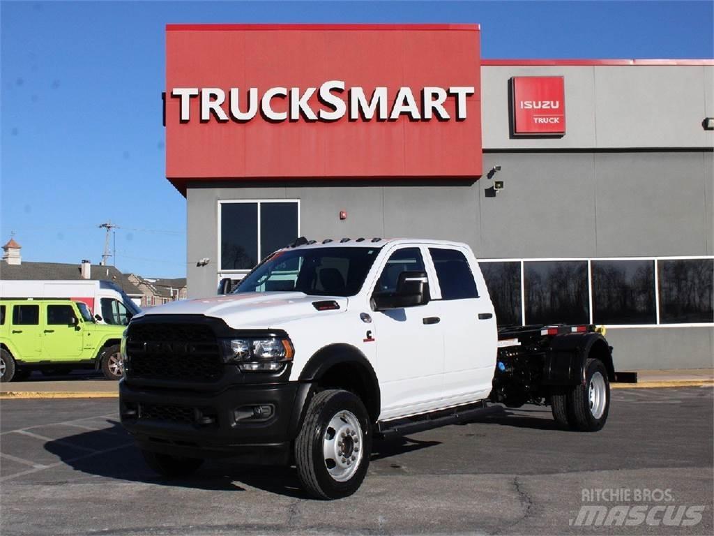 RAM 5500 Camion porte container