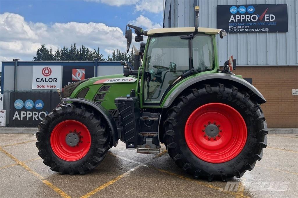 Fendt 718 VARIO S4 Tracteur