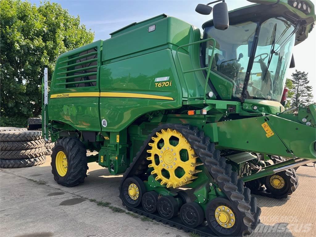John Deere T670I Moissonneuse batteuse