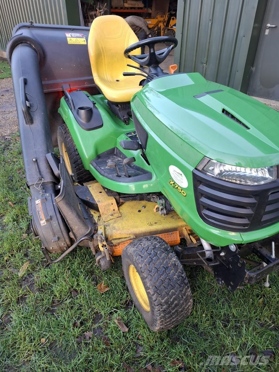 John Deere X750 Faucheuse