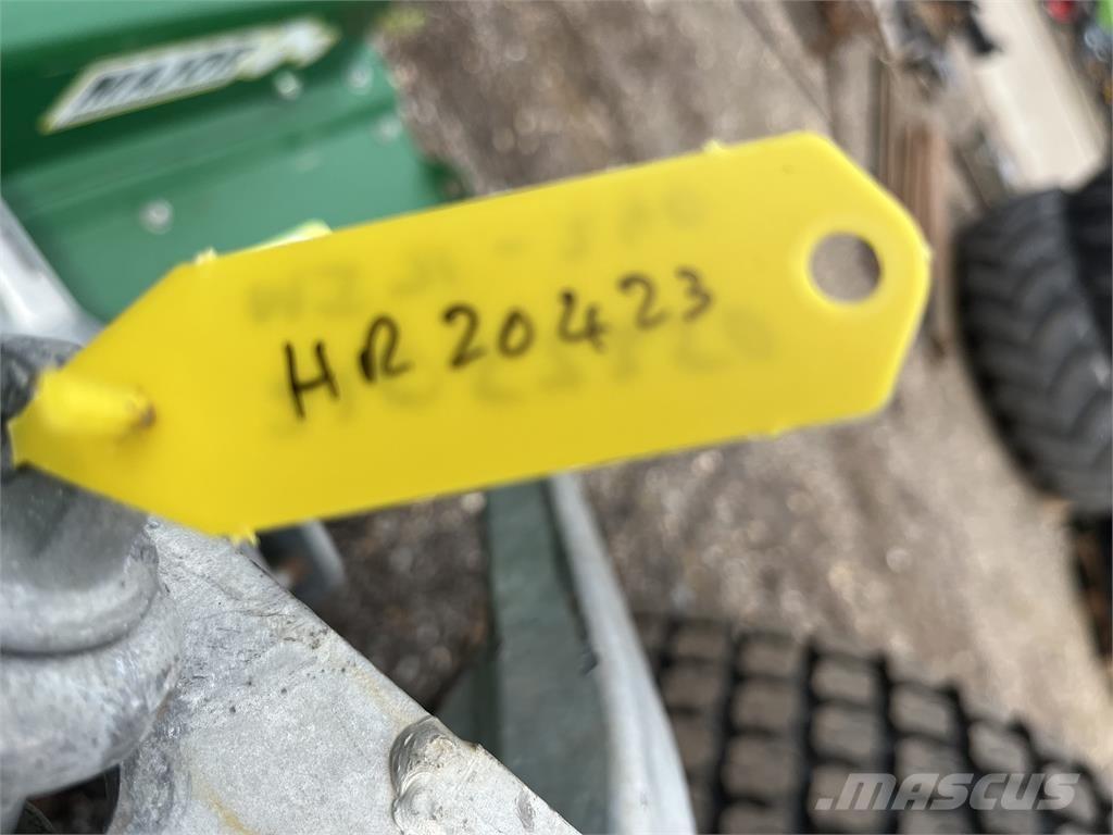Major MJ71-240 Faucheuse