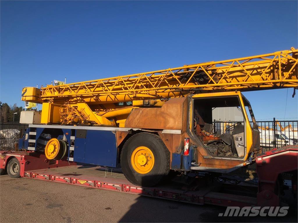 Liebherr LTM 1030-2 Grues tout terrain