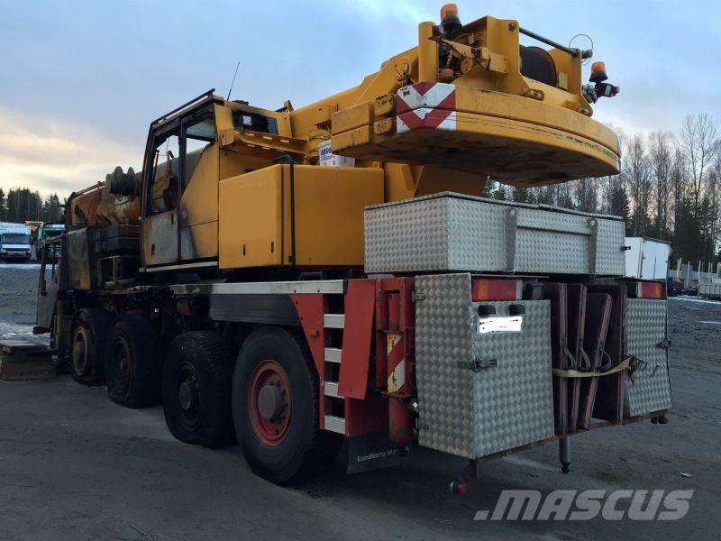 Liebherr LTM 1060-2 Grues tout terrain
