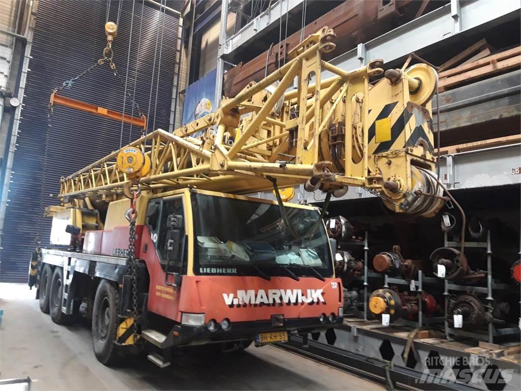 Liebherr LTM 1060-2 Grues tout terrain