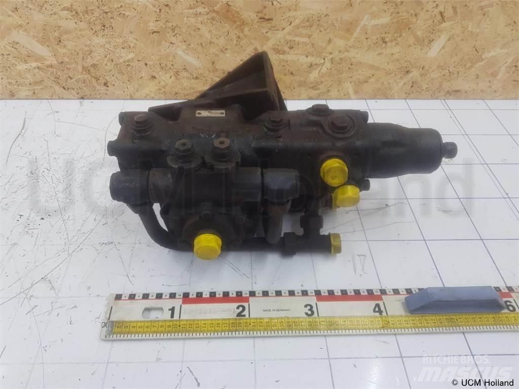  Steering box Accessoires et pièces pour grue