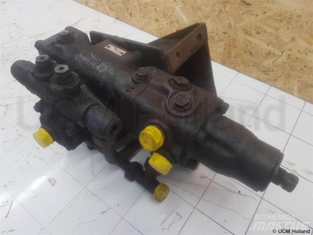  Steering box Accessoires et pièces pour grue