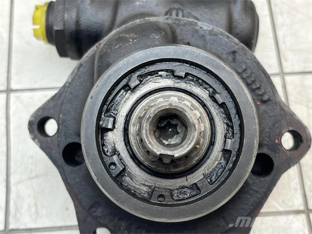 ZF steering pump Accessoires et pièces pour grue