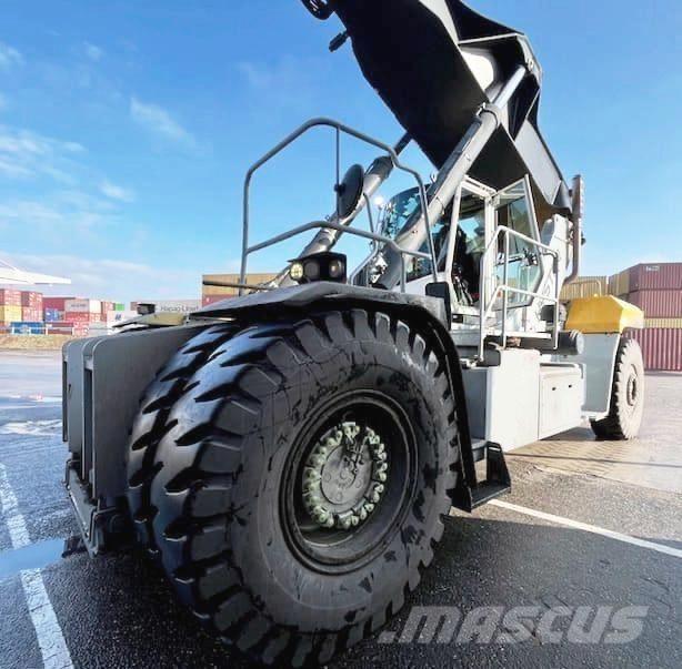 Hyster RS46-41XD/67S Reachstackers