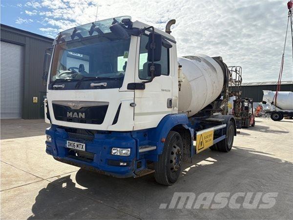 MAN McPHEE 4m3 Camion malaxeur