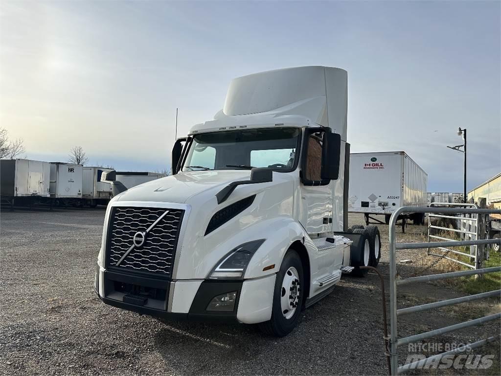 Volvo VNL300 Tracteur routier