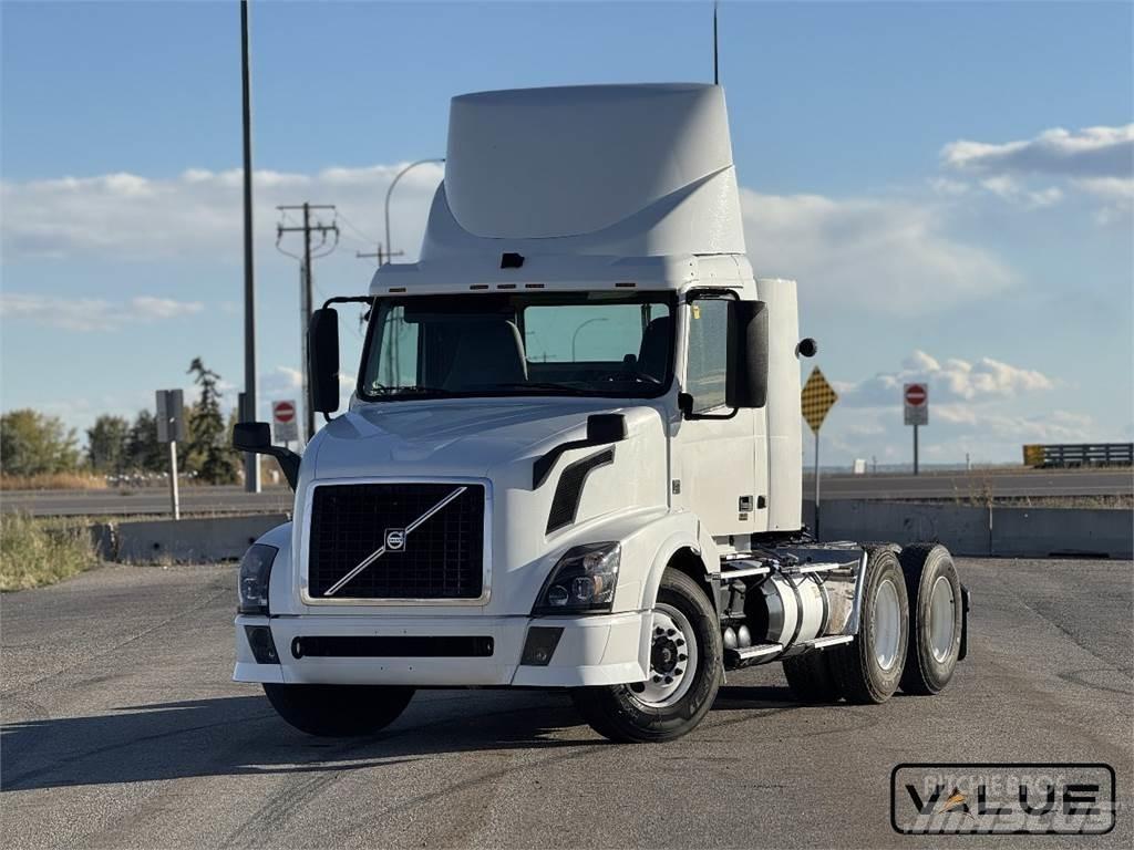Volvo VNL300 Tracteur routier