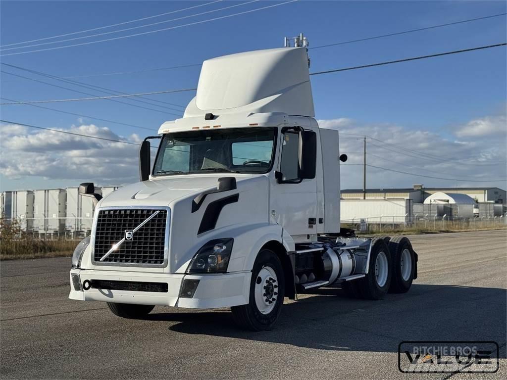 Volvo VNL300 Tracteur routier