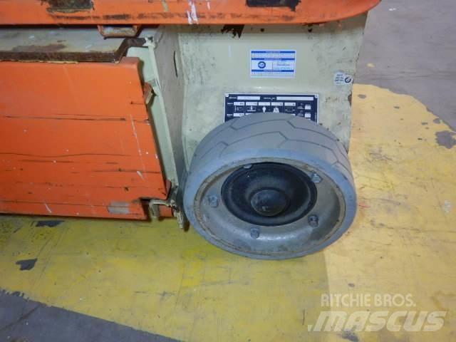 JLG 1230ES Mât vertical