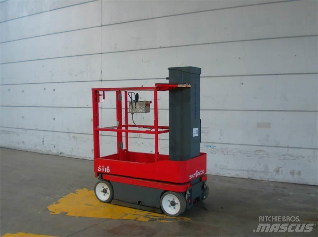 SkyJack SJ16 Mât vertical