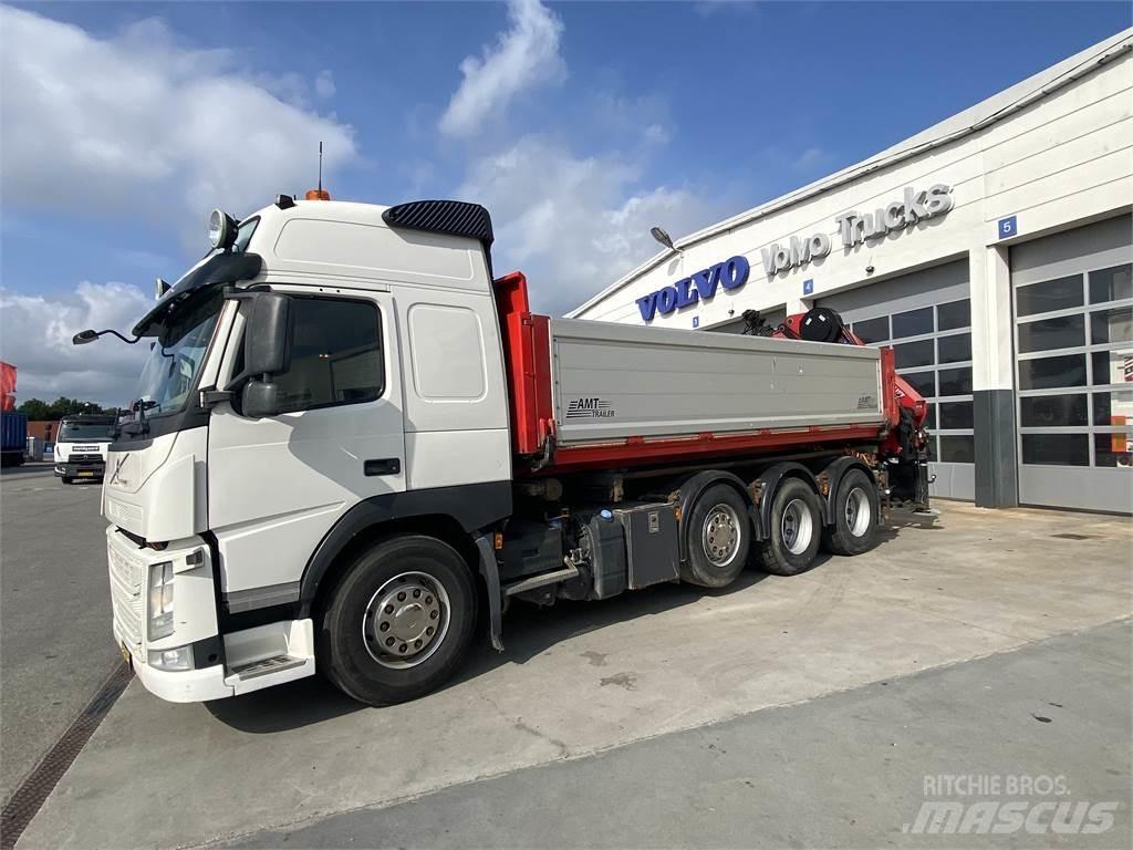Volvo FM 8x4 500 Camion plateau ridelle avec grue