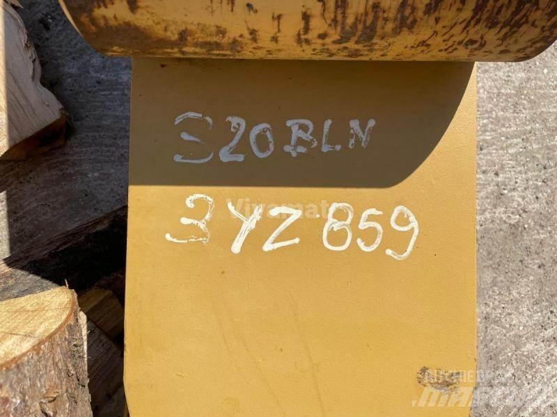CAT 320 Bras et Godet