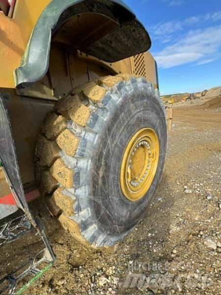 CAT 980M Chargeuse sur pneus