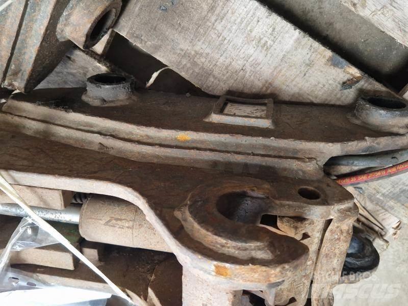 Geith JCB3CX Attache rapide pour godet