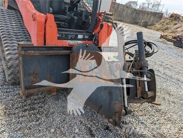 Bobcat  Tronçonneuse pour route