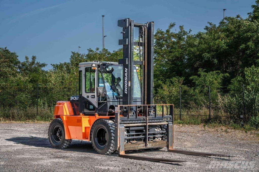 Doosan D 90-S-7 Chariots diesel