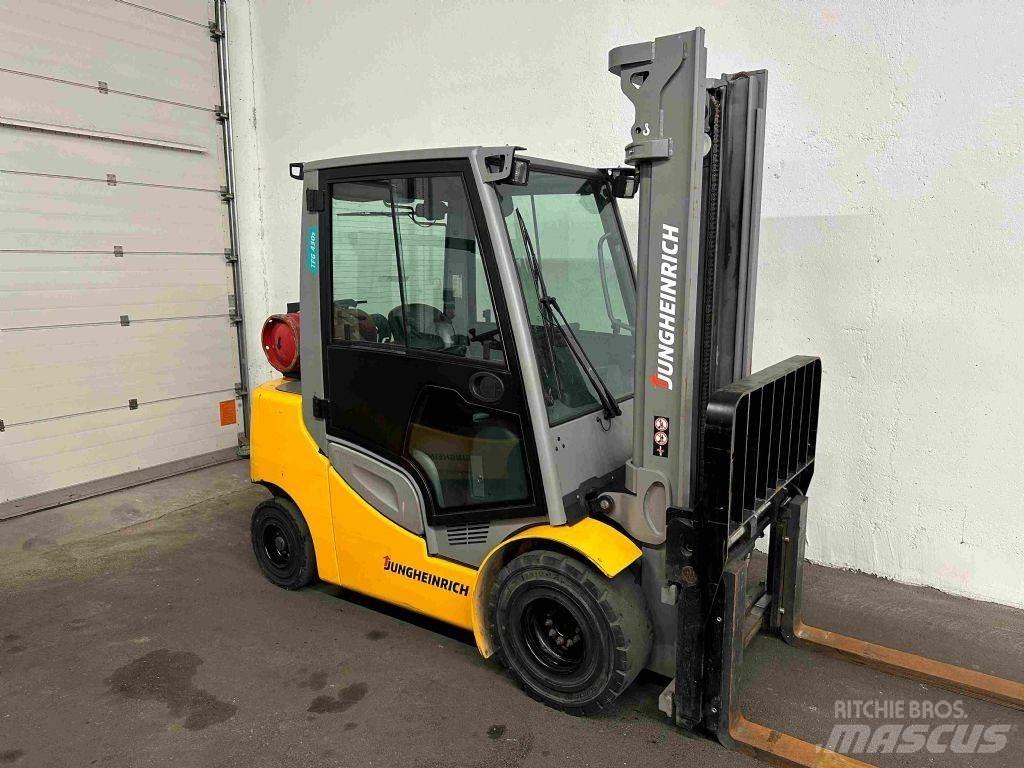 Jungheinrich TFG 430s Chariots GPL