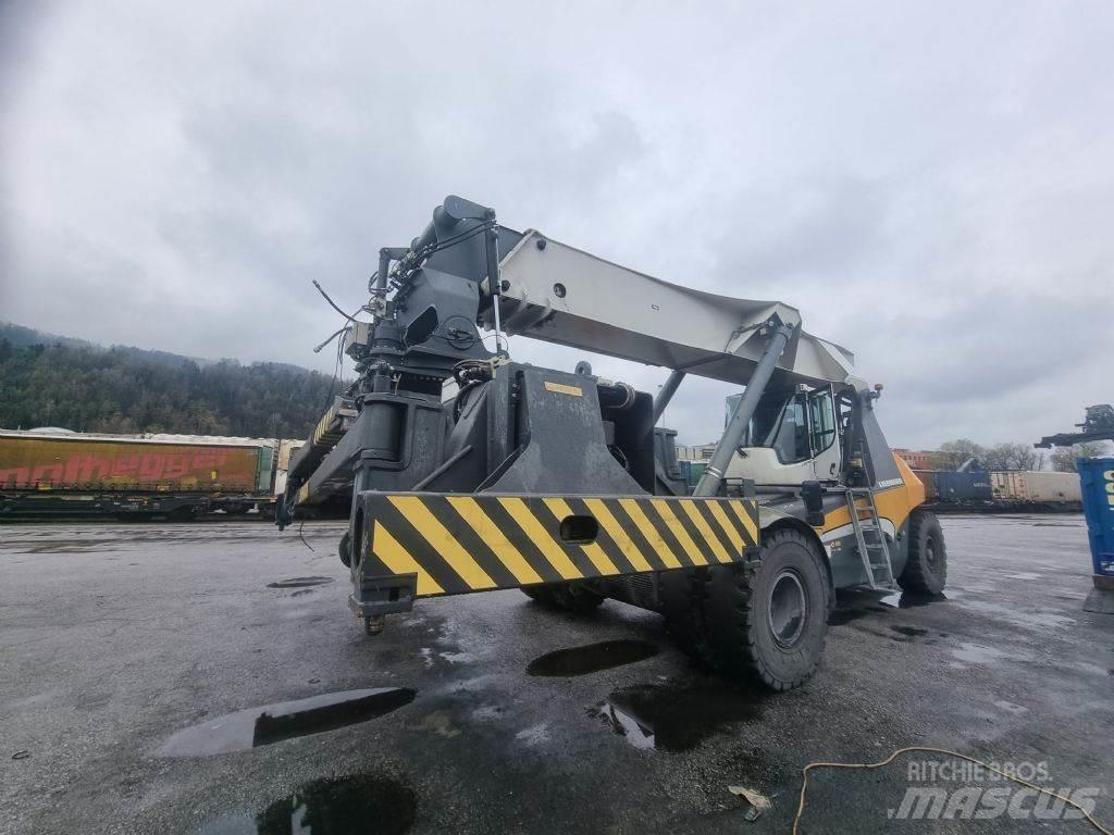 Liebherr LRS 545 Reachstackers