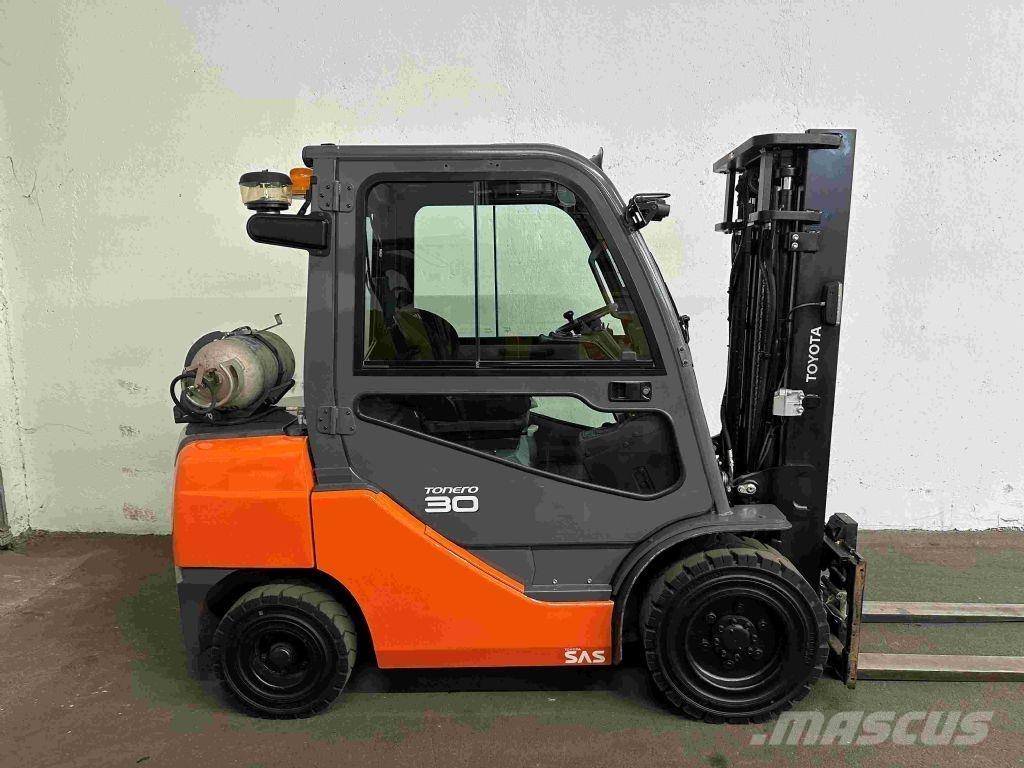 Toyota 02-8FGF30 Chariots GPL