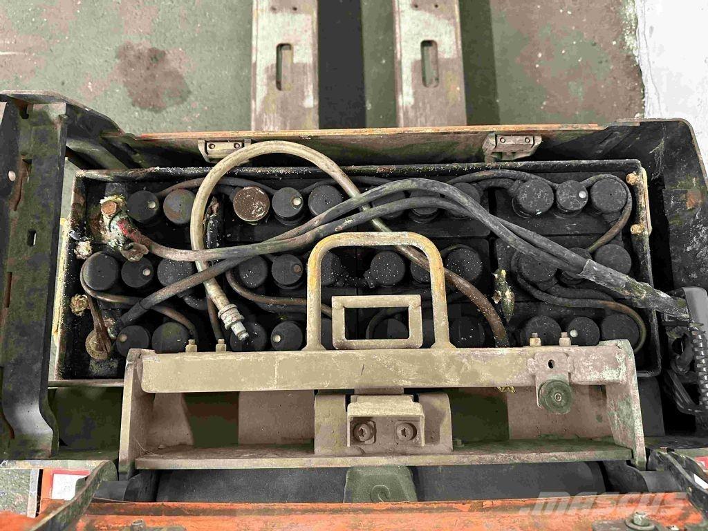 Toyota LPE 200 Transpalette accompagnant