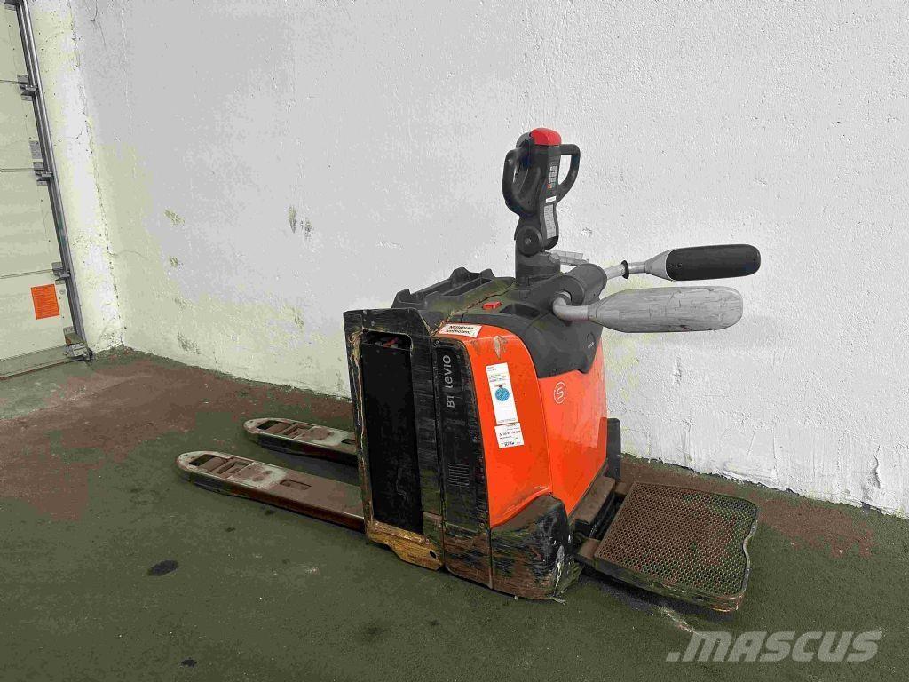 Toyota LPE 200 Transpalette accompagnant