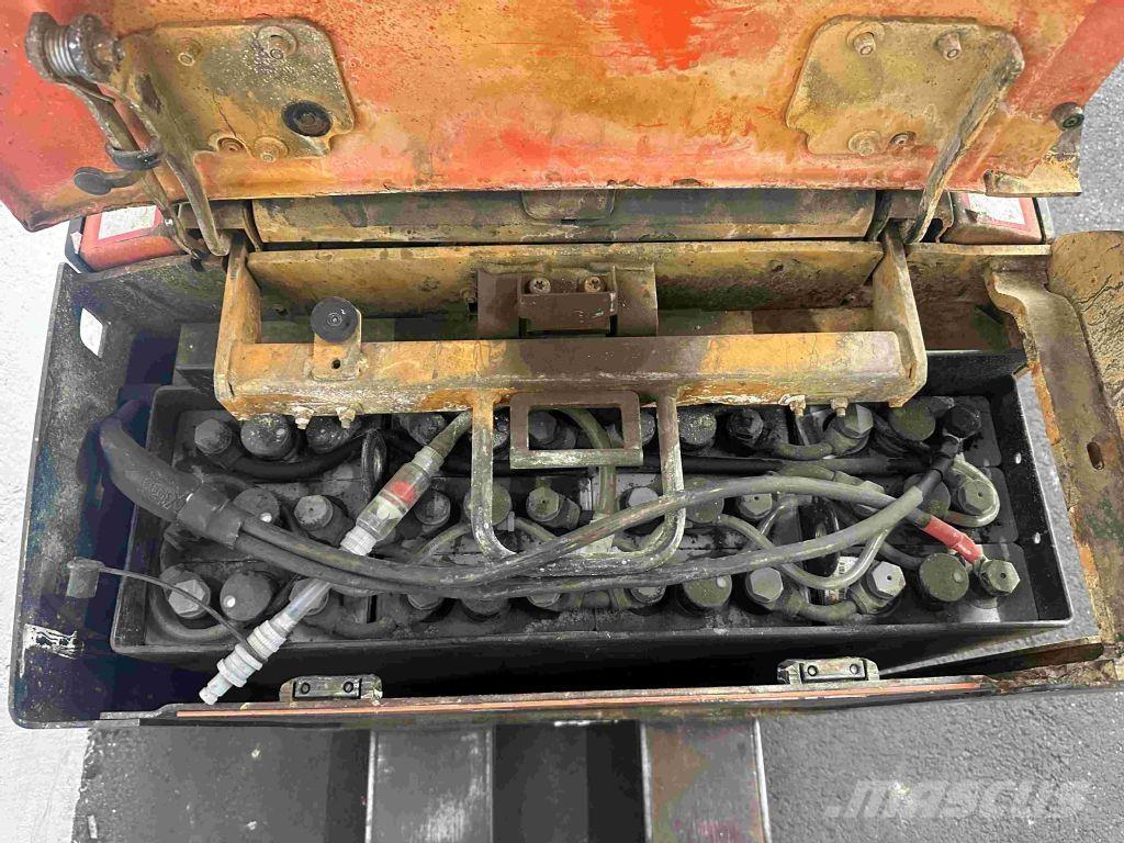Toyota LPE 200 Transpalette accompagnant