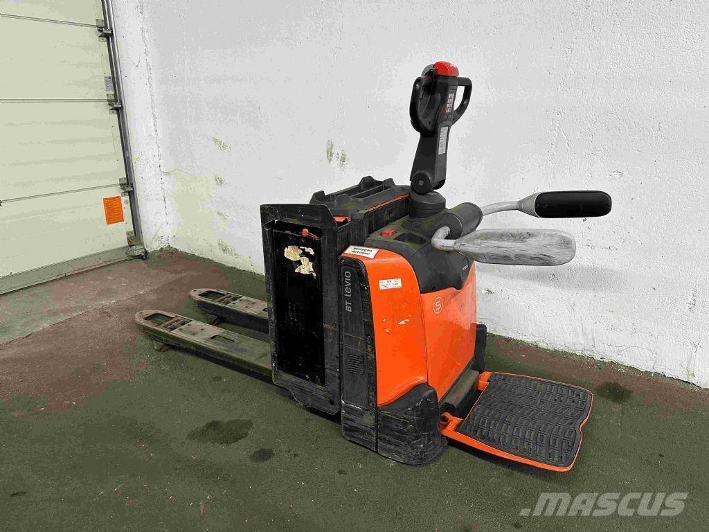 Toyota LPE 200 Transpalette accompagnant