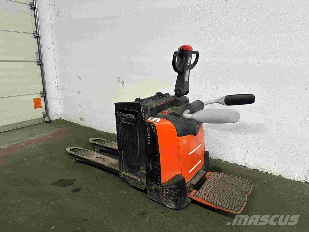 Toyota LPE 200 Transpalette accompagnant