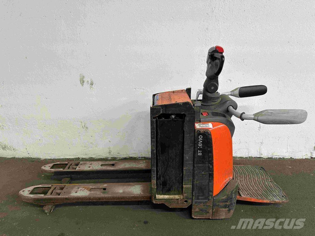 Toyota LPE 200 Transpalette accompagnant