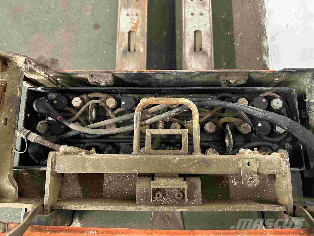 Toyota LPE 200 Transpalette accompagnant