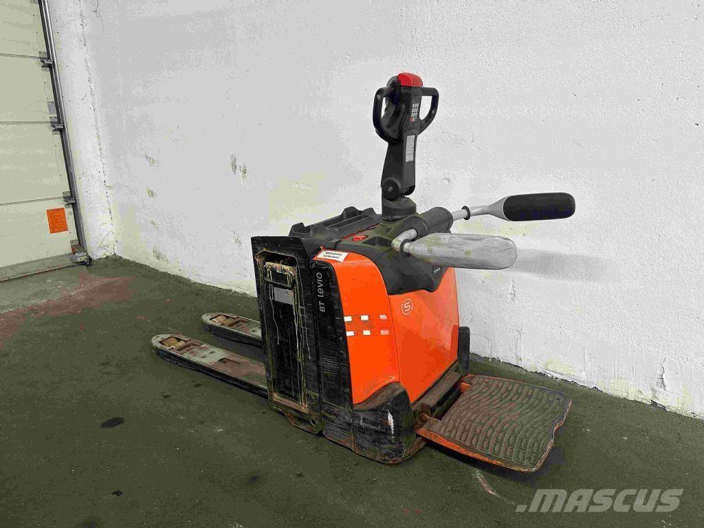 Toyota LPE 200 Transpalette accompagnant