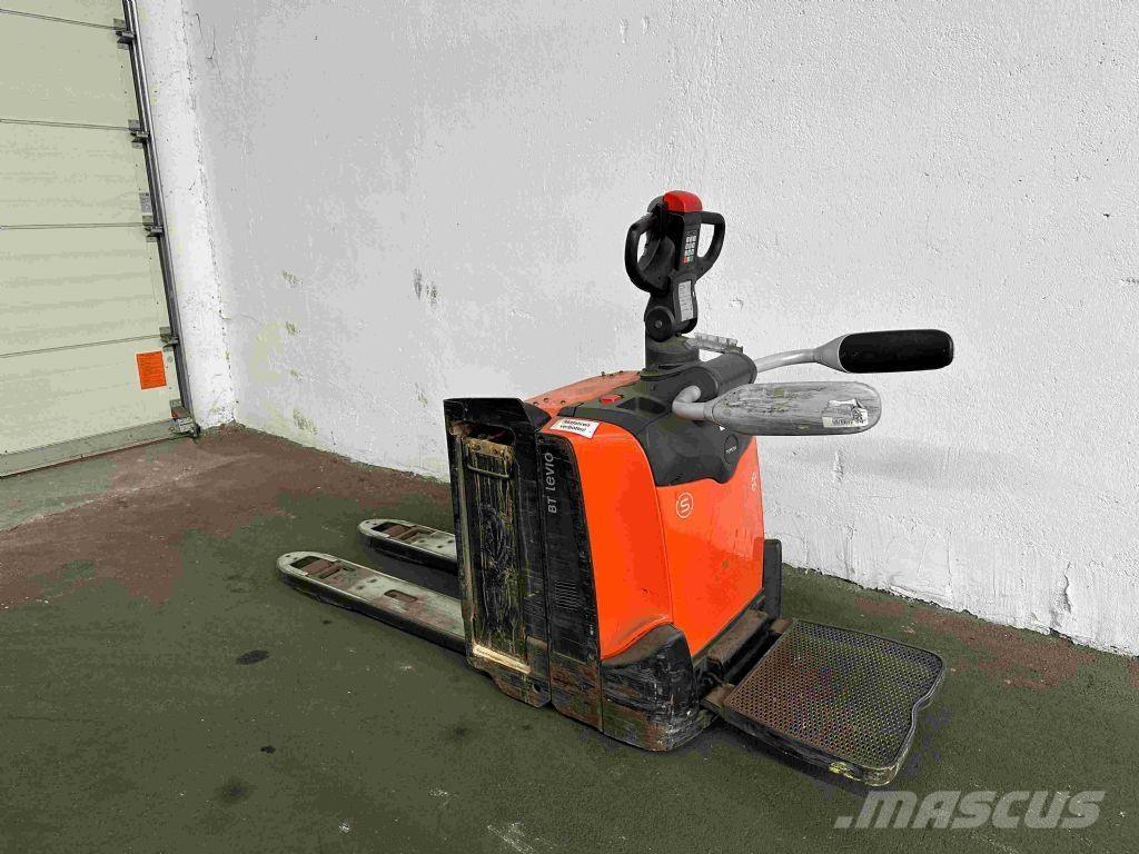 Toyota LPE 200 Transpalette accompagnant