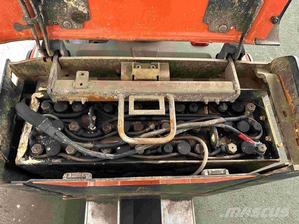 Toyota LPE 200 Transpalette accompagnant