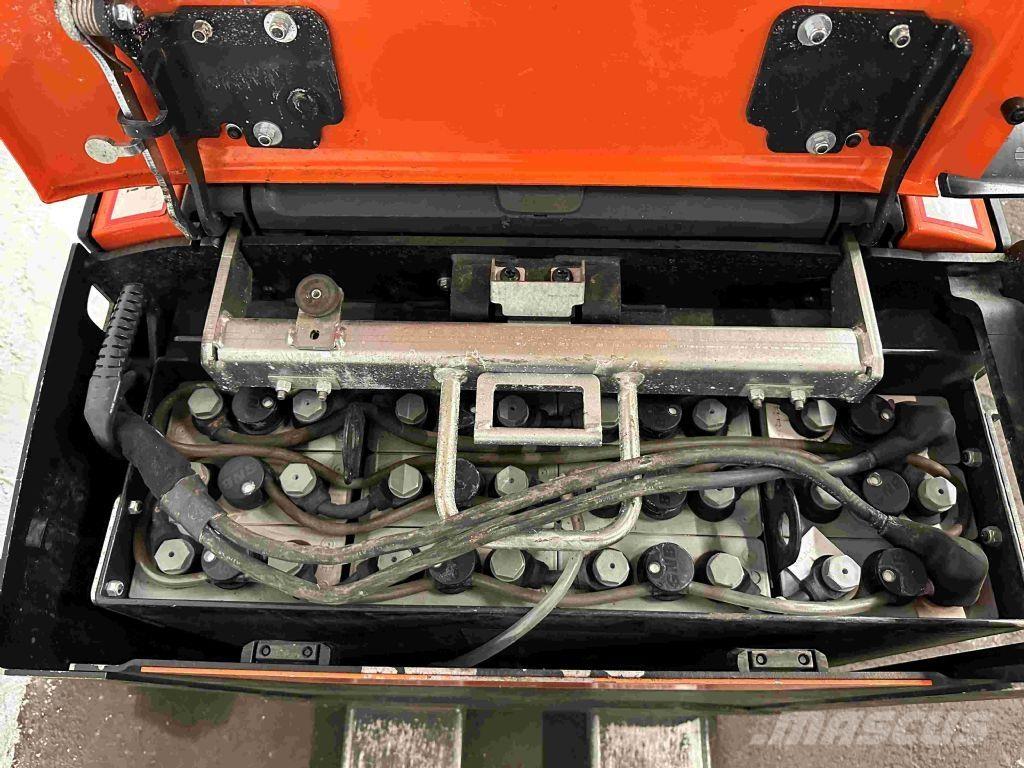 Toyota LPE 200 Transpalette accompagnant