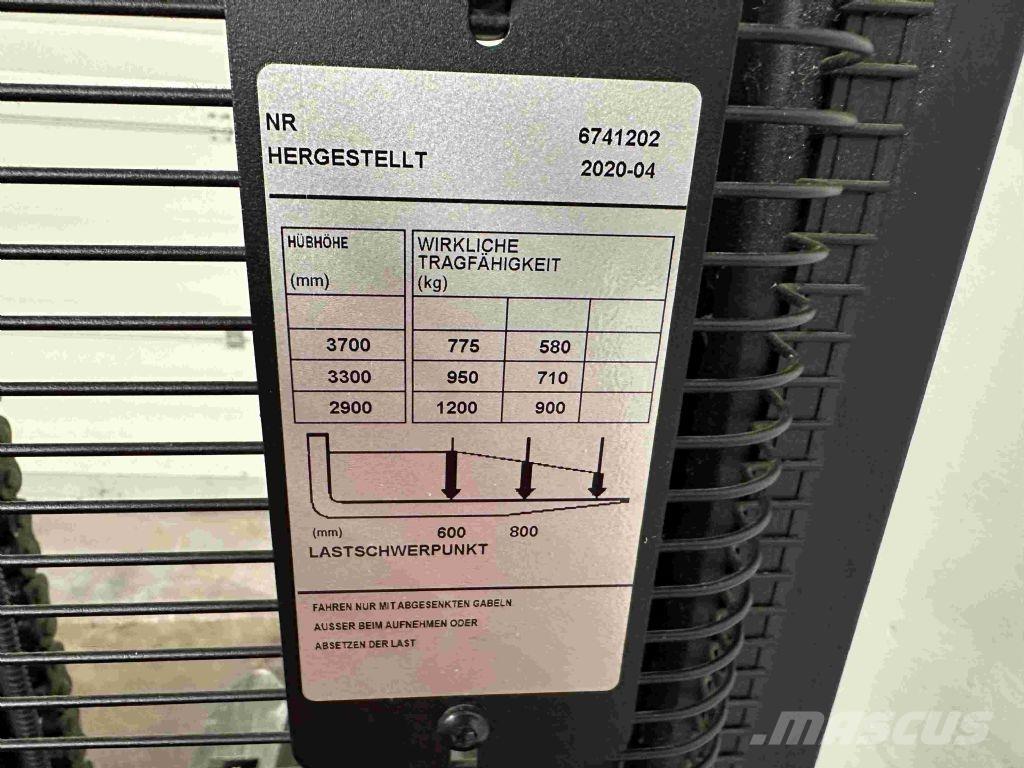 Toyota SWE 120 Gerbeur accompagnant