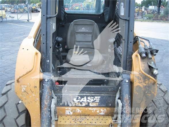 CASE SV250 Chargeuse compacte