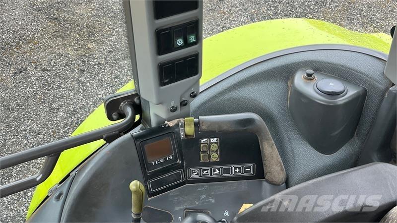 CLAAS 697 Tracteur