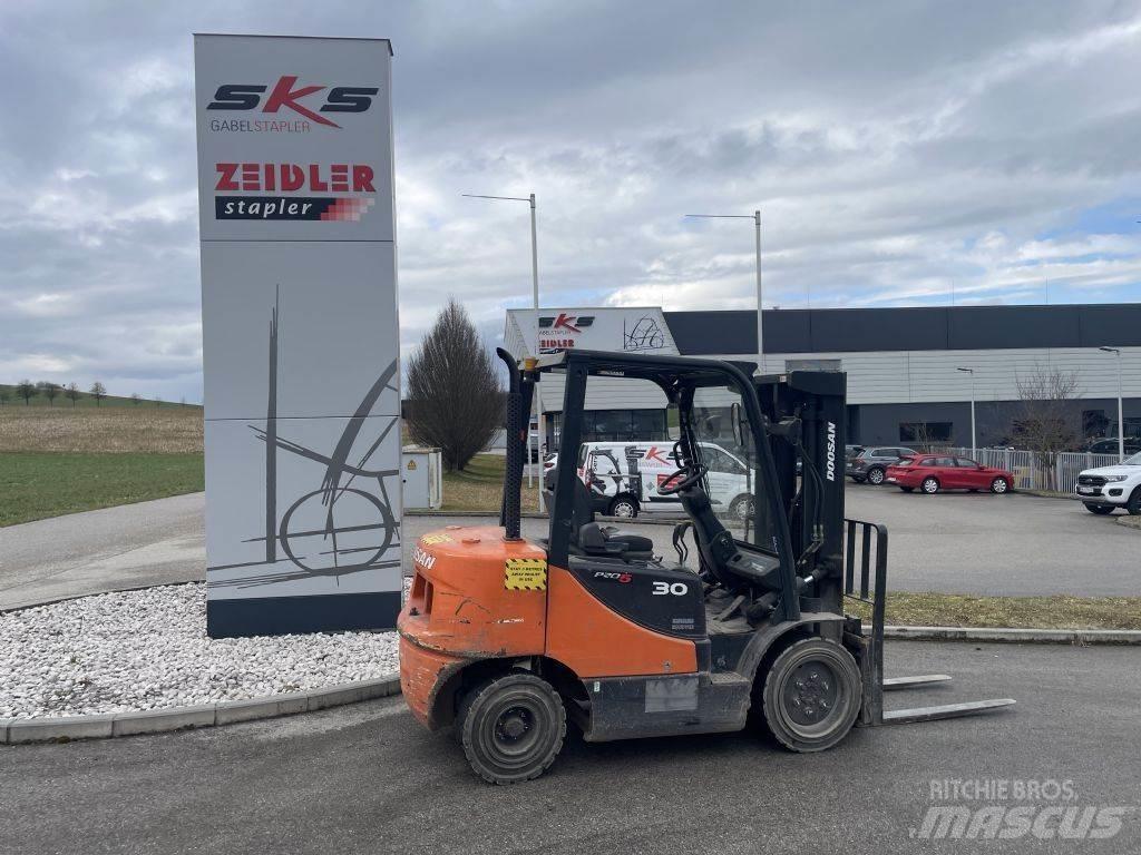 Doosan D30S-5 Chariots diesel