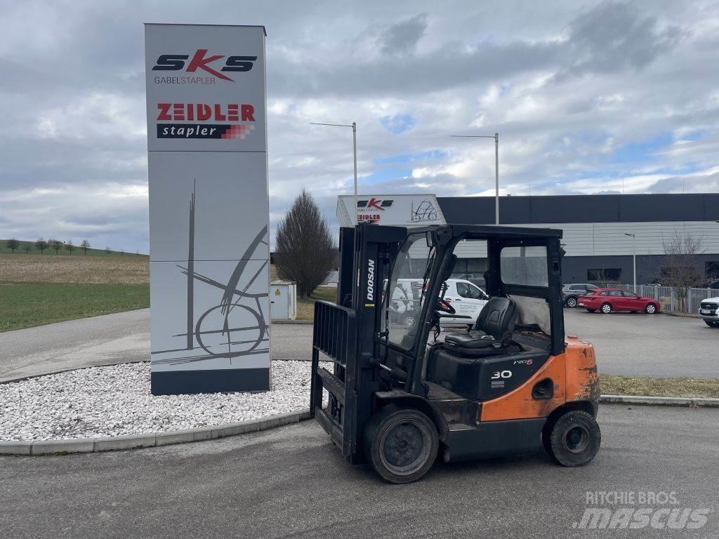 Doosan D30S-5 Chariots diesel
