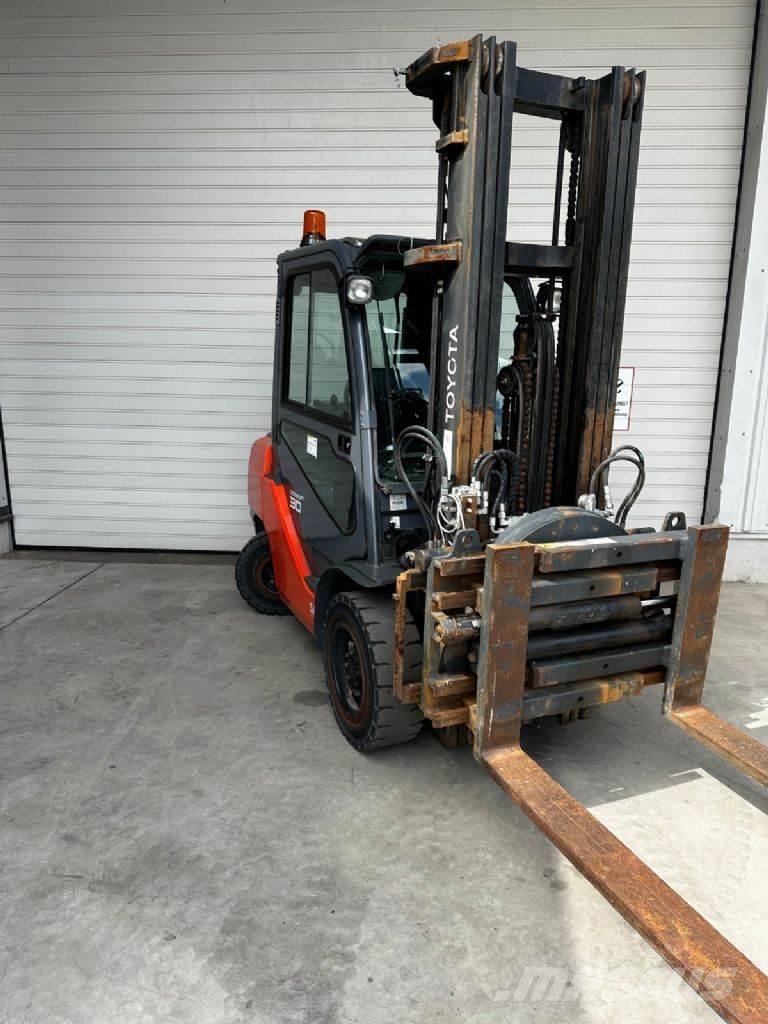 Toyota 06-8FD30F Chariots diesel