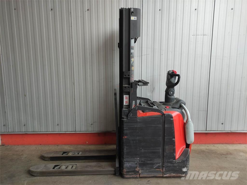 BT SPE 120 Gerbeur accompagnant